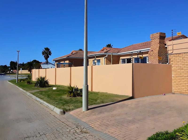 2 Bedroom Property for Sale in Heiderand Western Cape